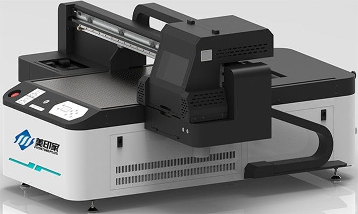 Drukarka UV Inkjet Flatbed z atramentem lakierowym dla błyszczących materiałów matych i teksturowanych